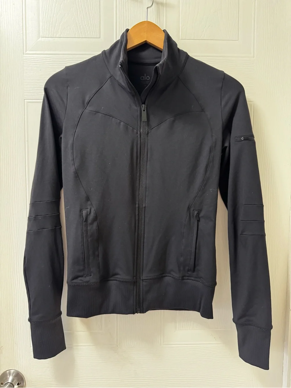 ALO Yoga womens  Black Lightweight Zip-Up Jacket